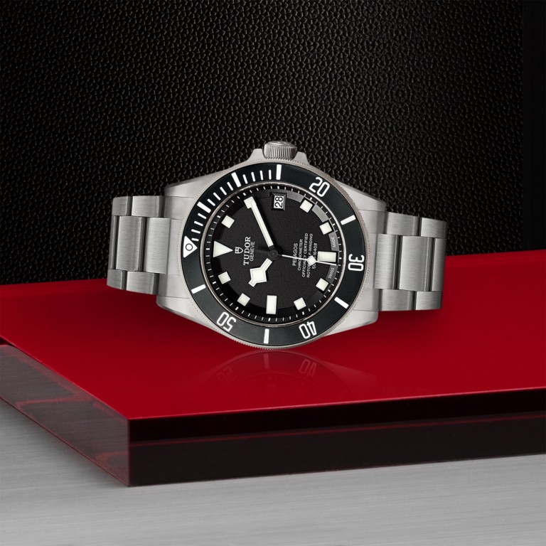 Pelagos M25600TN-0001