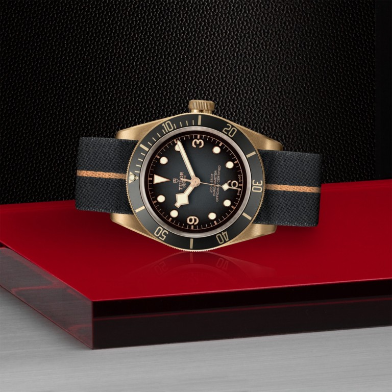 Black Bay Bronze M79250BA-0002