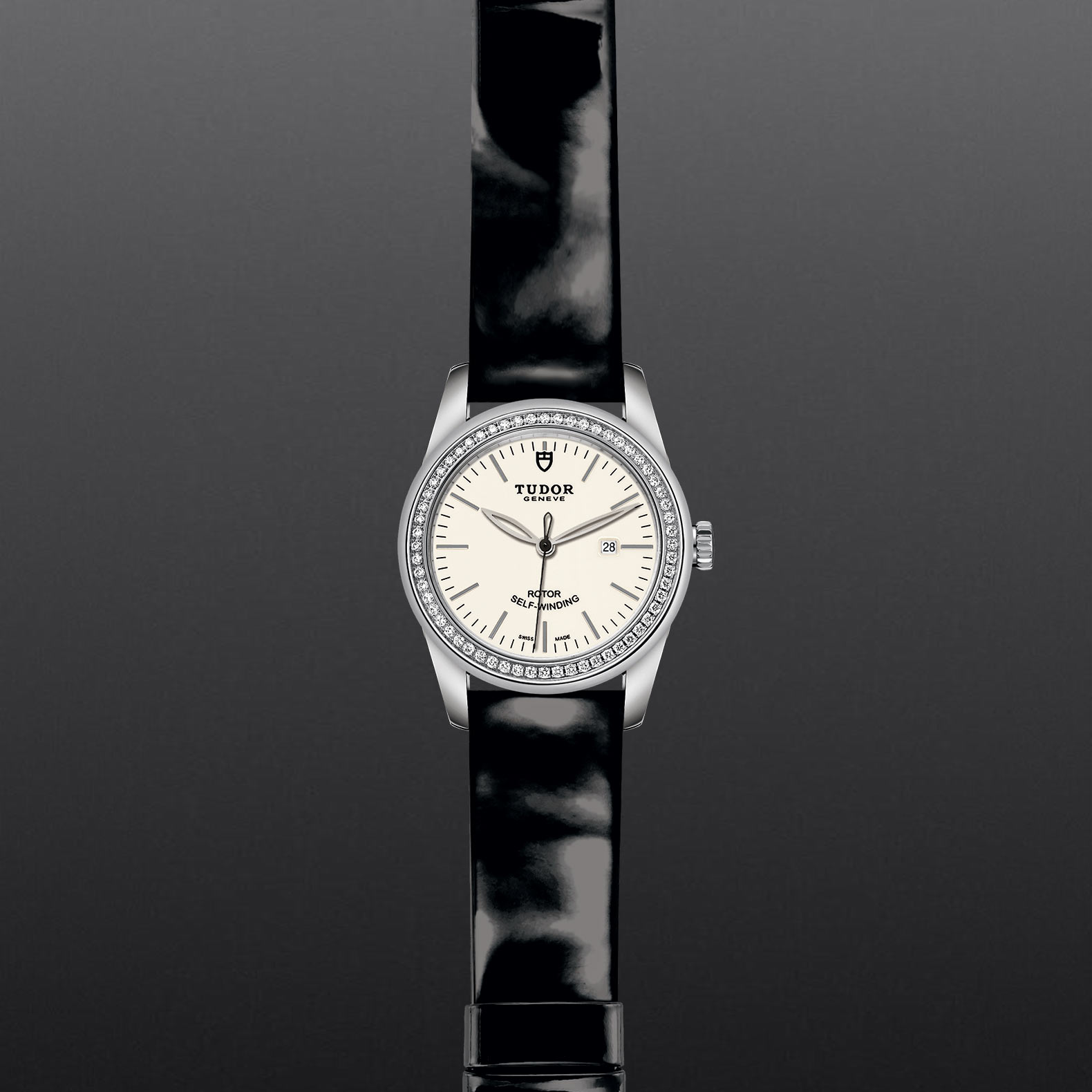 TUDOR Glamour Date