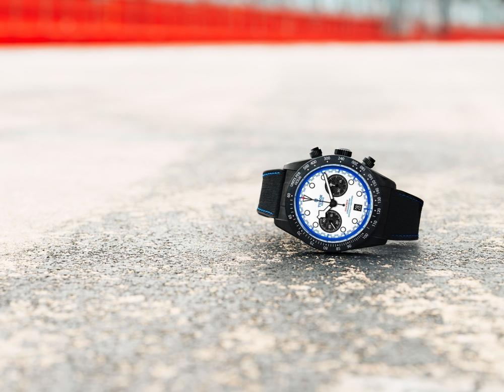 BLACK BAY CHRONO<br> “CARBON 25”