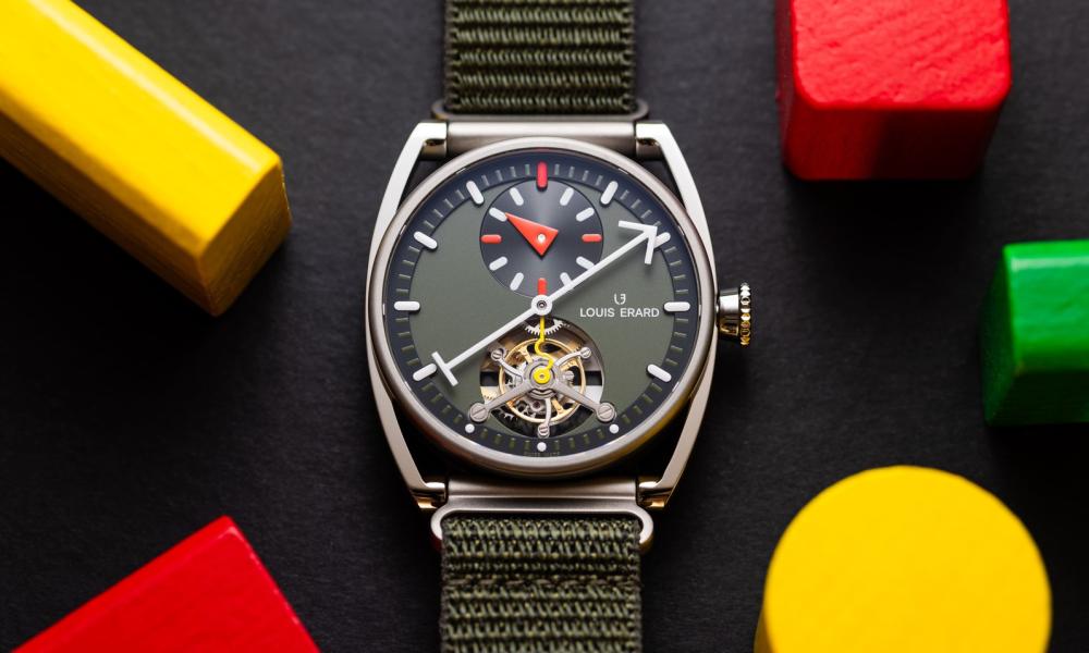 Le Régulateur Tourbillon Louis Erard x Alain Silberstein Khaki規範指針陀飛輪腕錶，限量78只，僅以限量版套組出售。