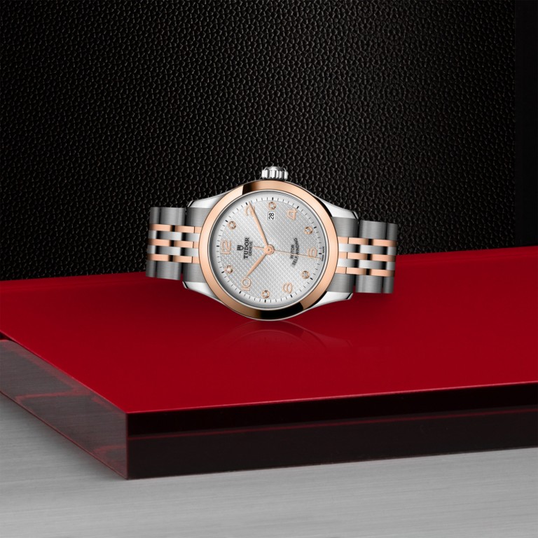 TUDOR 1926 M91351-0002