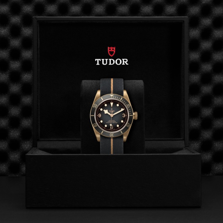 Black Bay Bronze M79250BA-0002